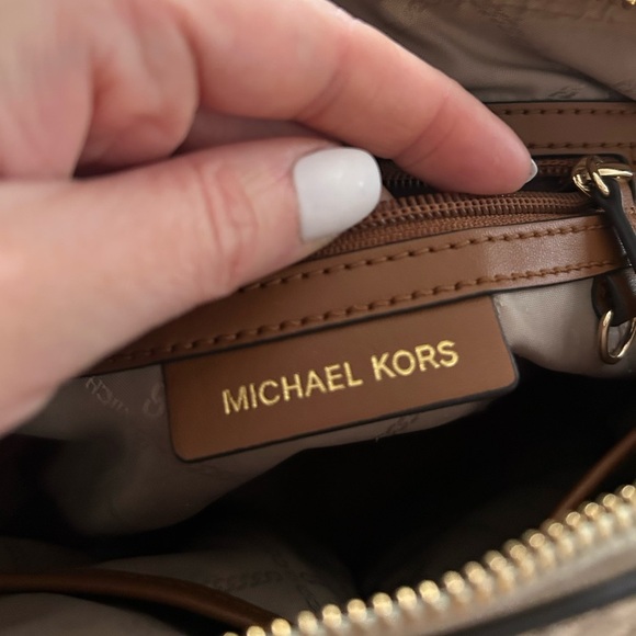 MICHAEL KORS bag! - Picture 7 of 9